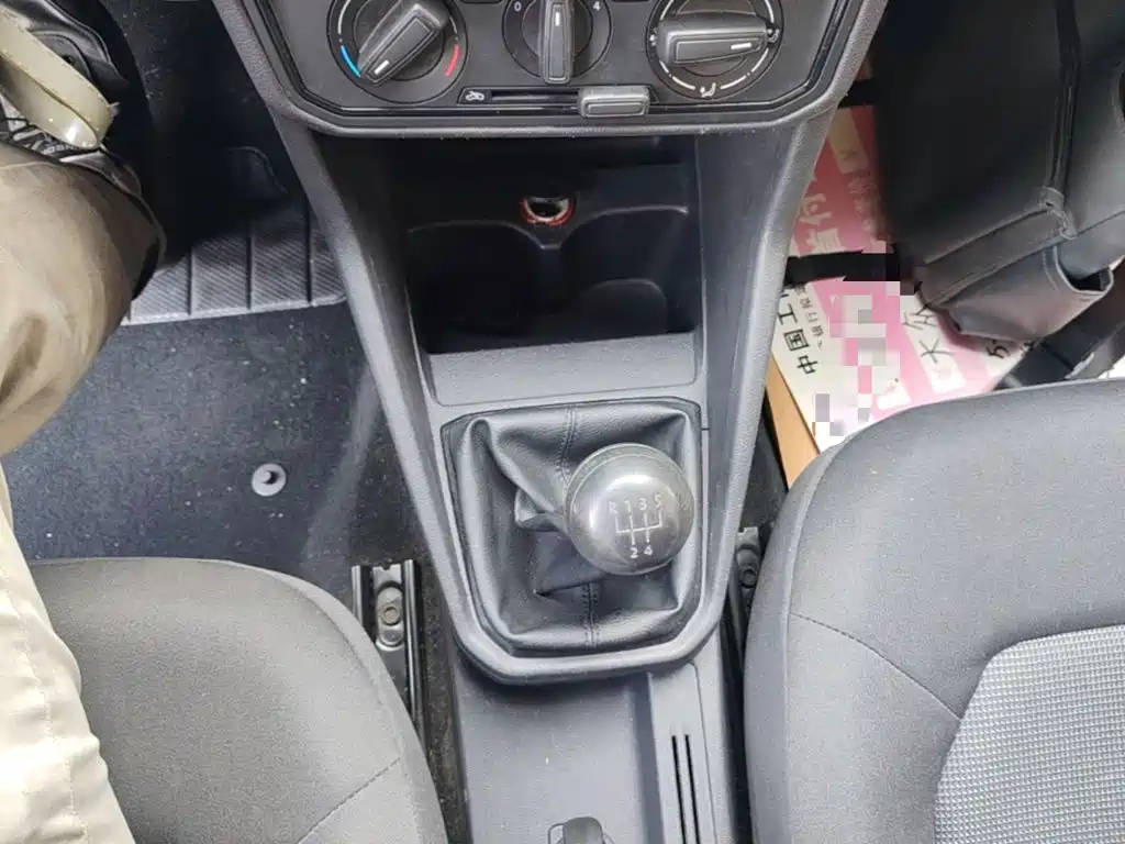 Volkswagen Jetta — миниатюра 14