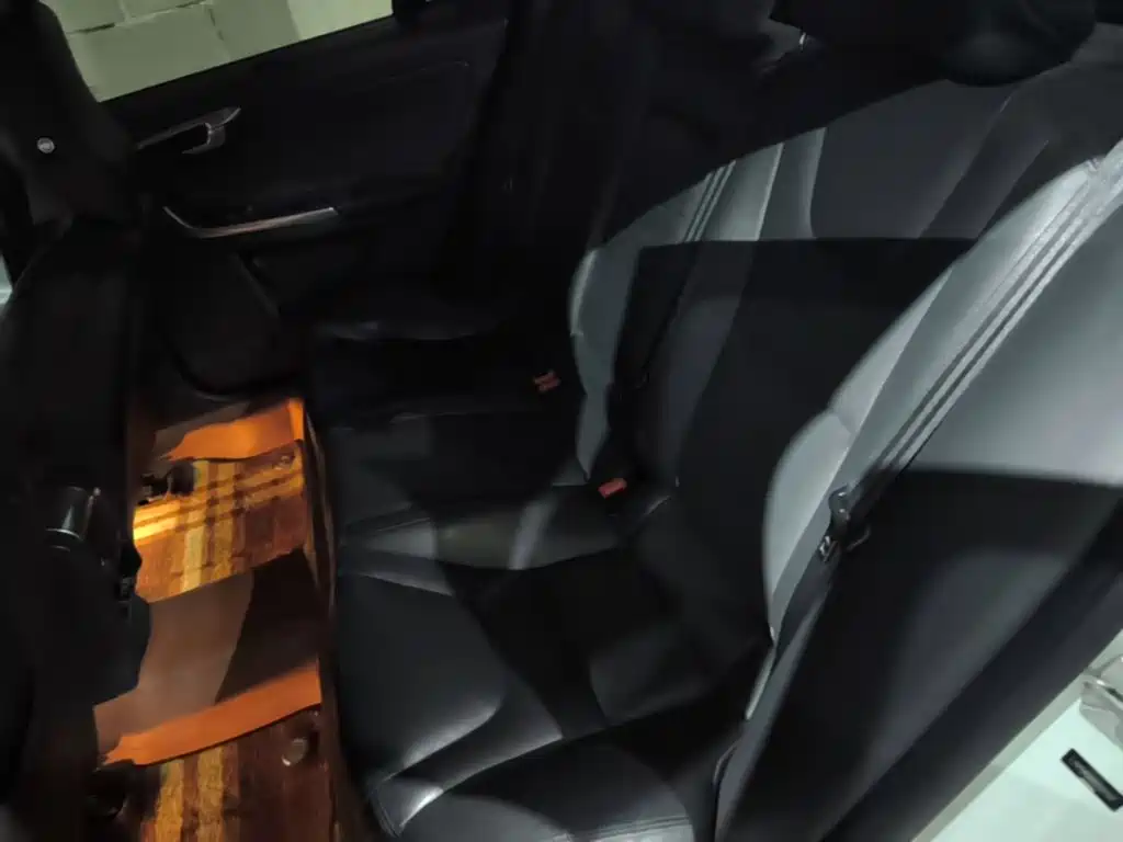 Volvo S60 — миниатюра 19