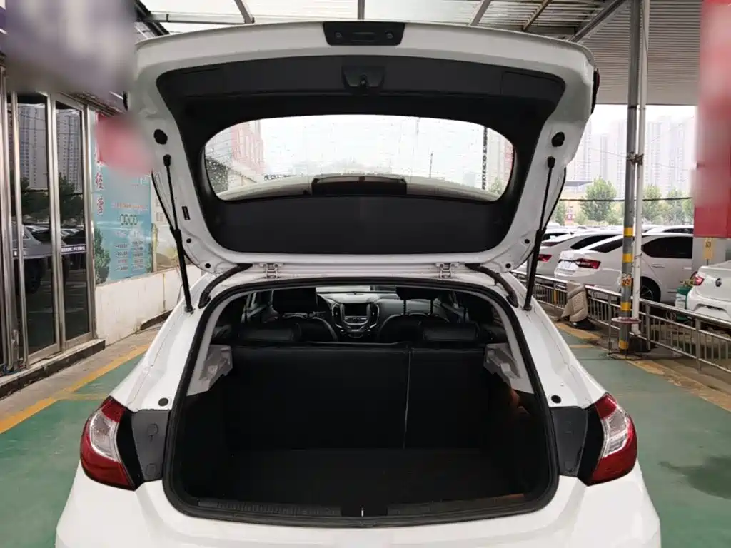 Chevrolet Cruze — миниатюра 19