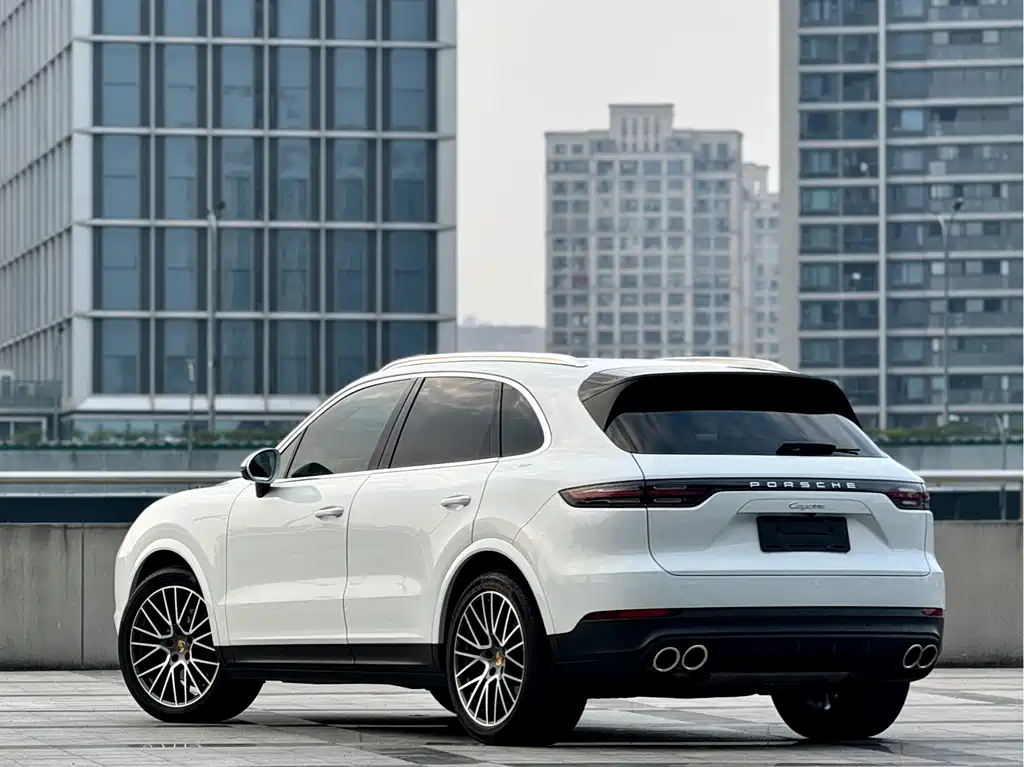 Porsche Cayenne — миниатюра 3