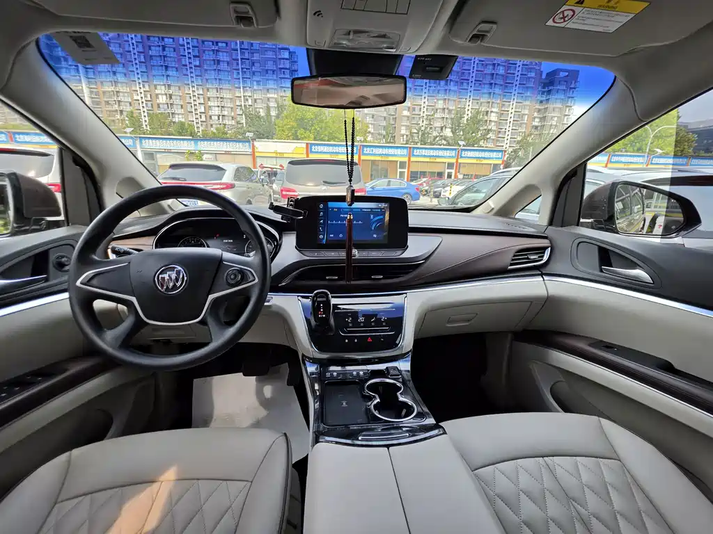 Buick GL8 — миниатюра 8