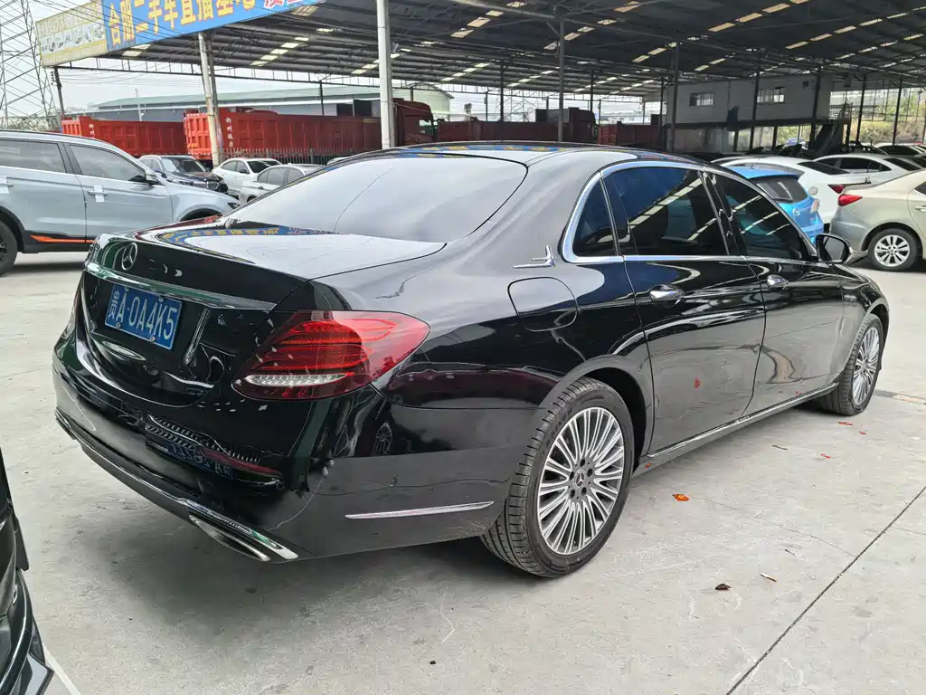 MERCEDES-BENZ E CLASS