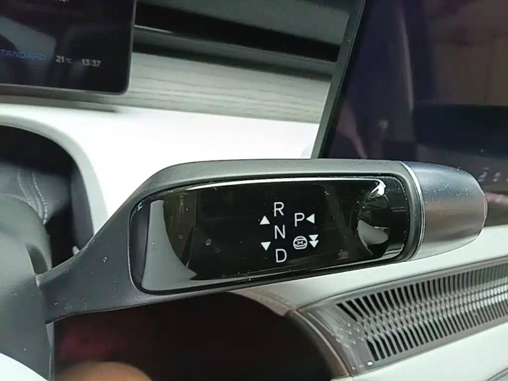 XPeng X9 — миниатюра 14