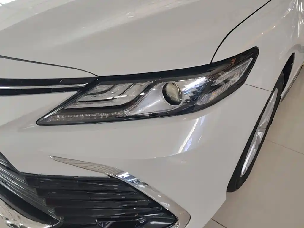 Toyota Camry — миниатюра 24