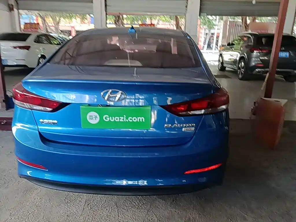 Hyundai Elantra — миниатюра 6