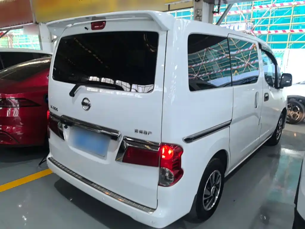 Nissan NV200 — миниатюра 7