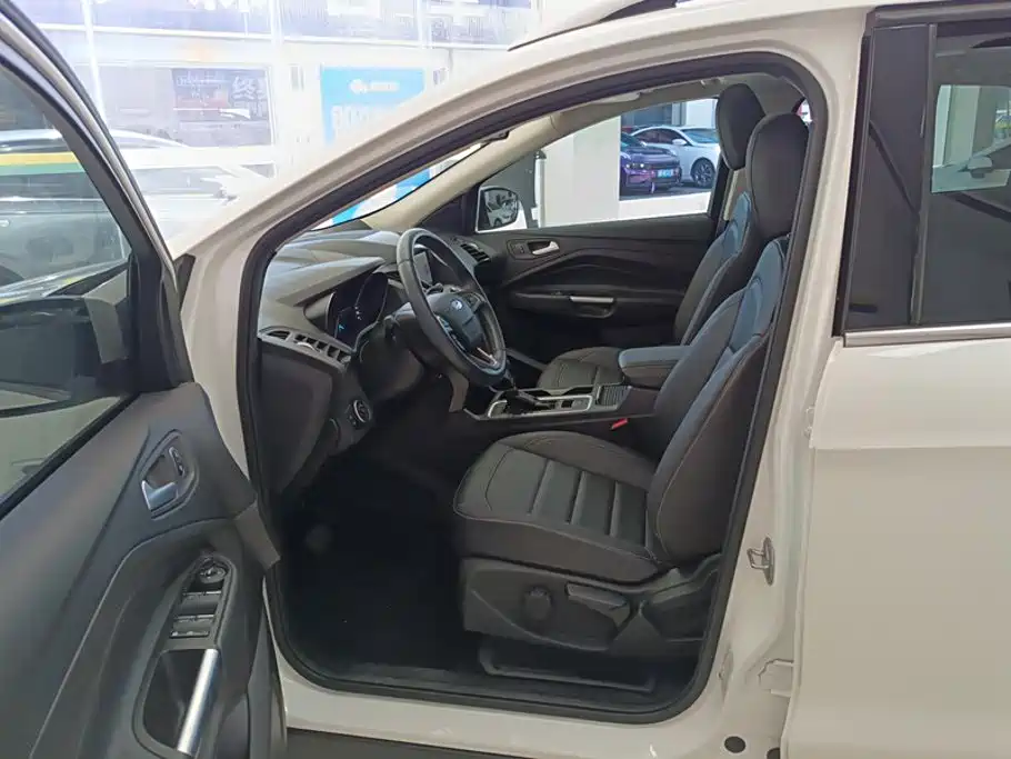 Ford Kuga — миниатюра 9