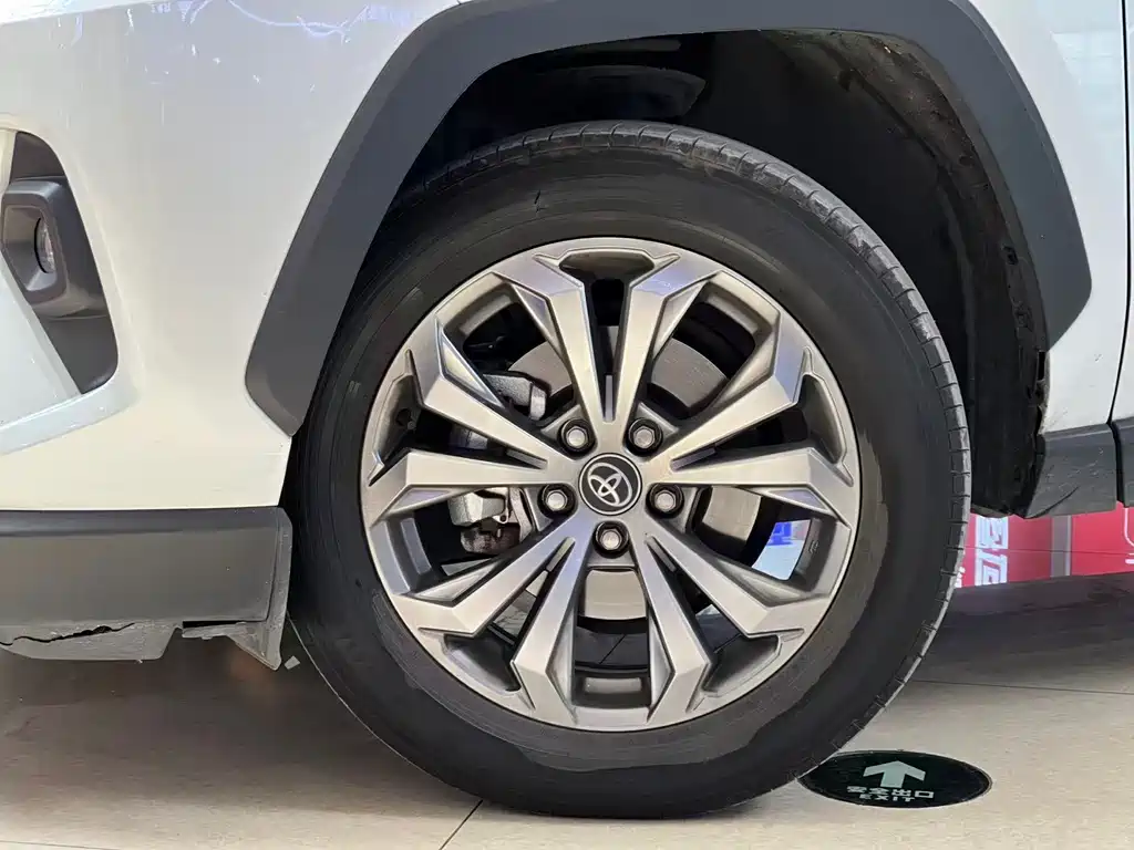 TOYOTA RAV4 RONGFANG