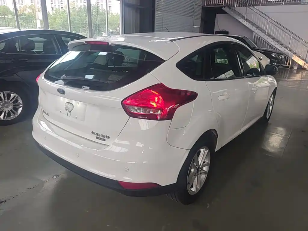 Ford Focus — миниатюра 7