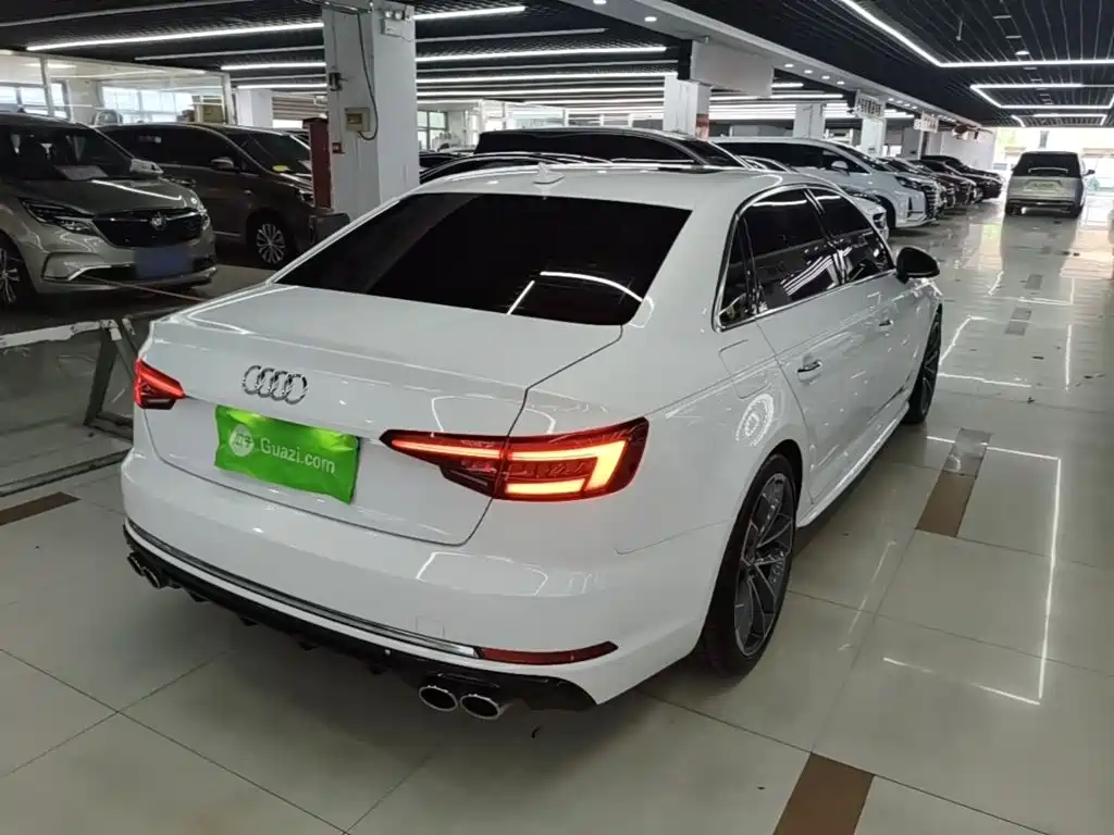 Audi A4L — миниатюра 7
