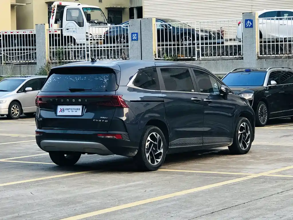 Hyundai Custo — миниатюра 16