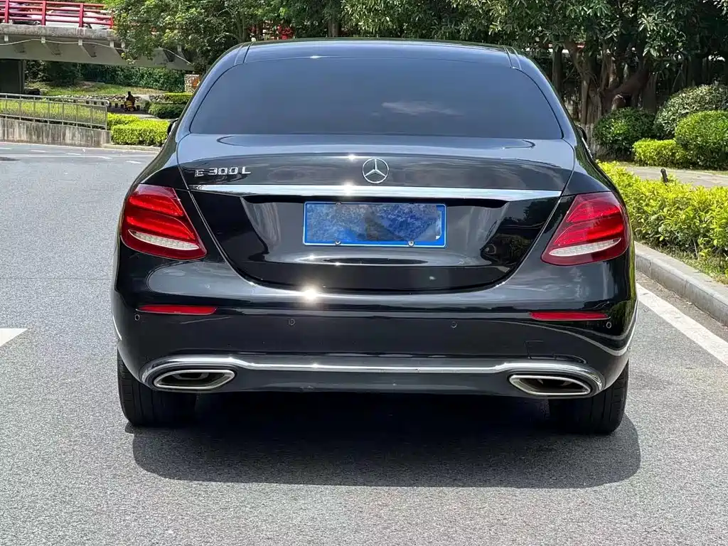 MERCEDES-BENZ  E CLASS