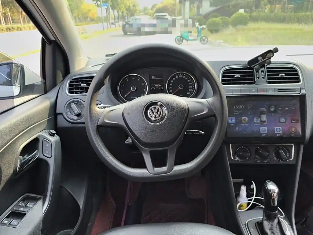 Volkswagen Polo — миниатюра 12