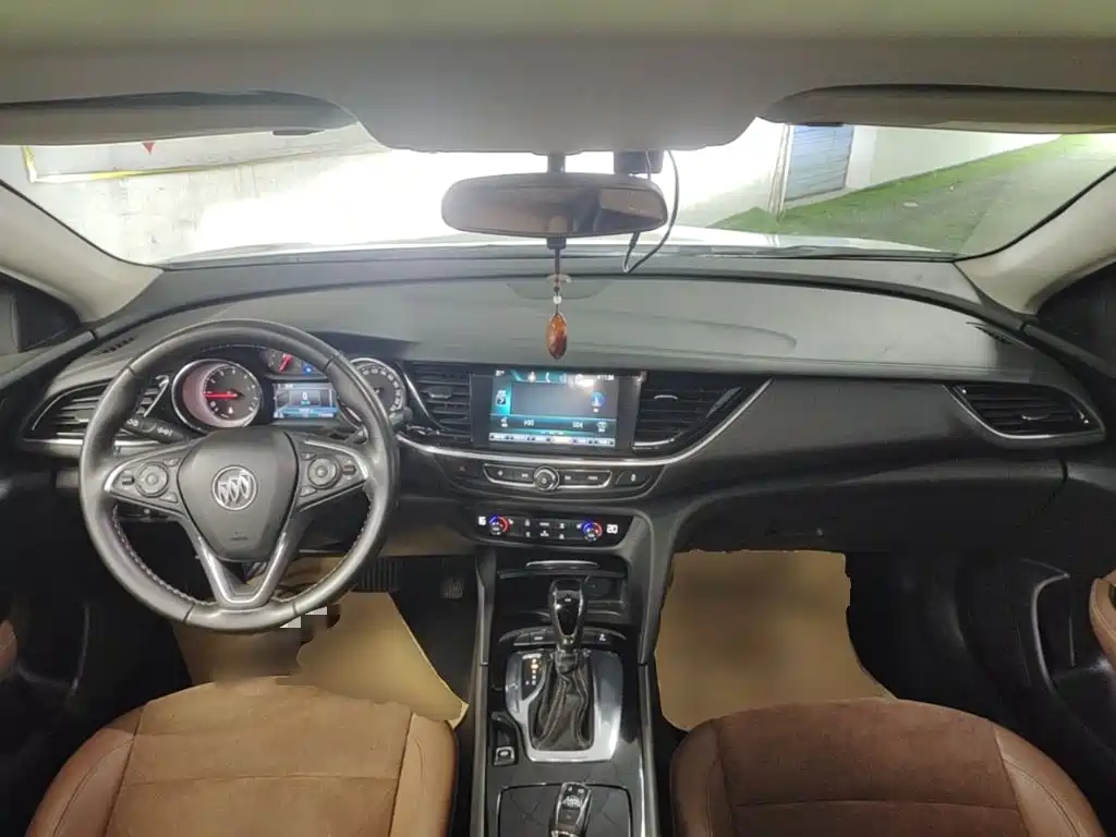 Buick Regal — миниатюра 10