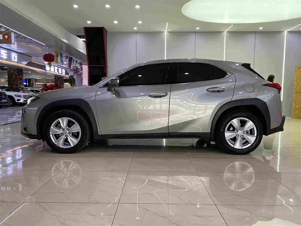 Lexus UX — миниатюра 6