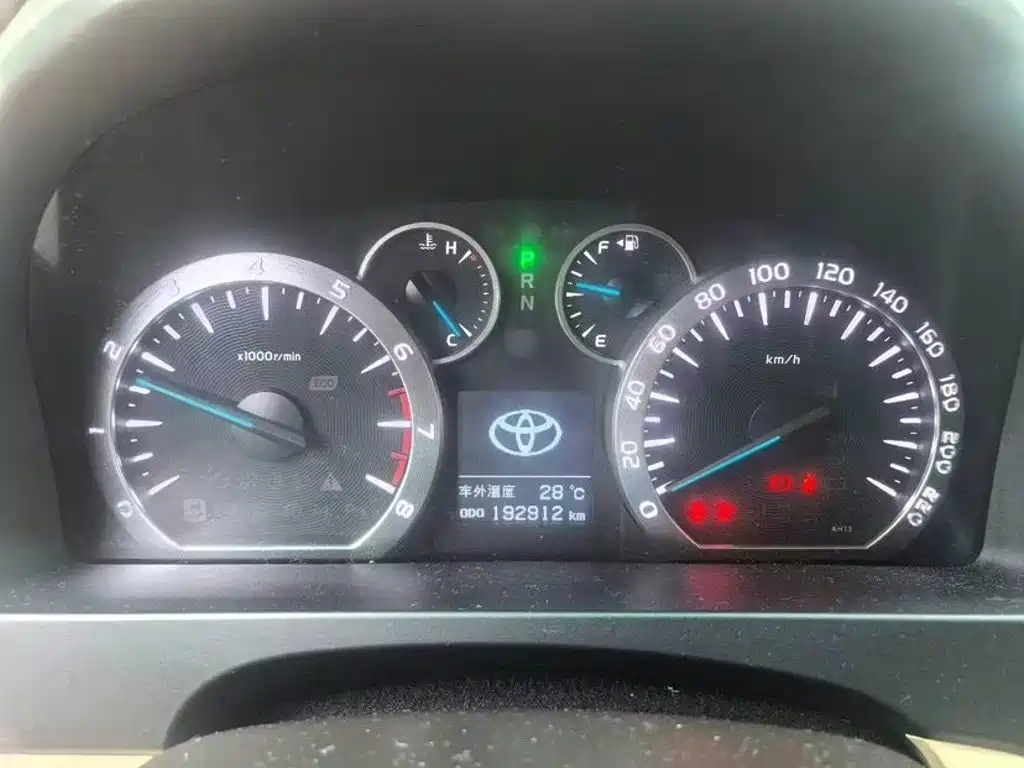 Toyota Alphard — миниатюра 9