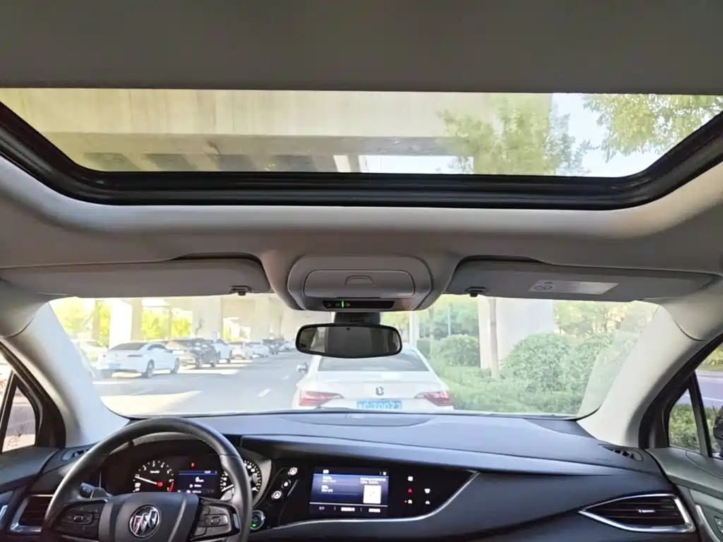 Buick Enclave — миниатюра 18