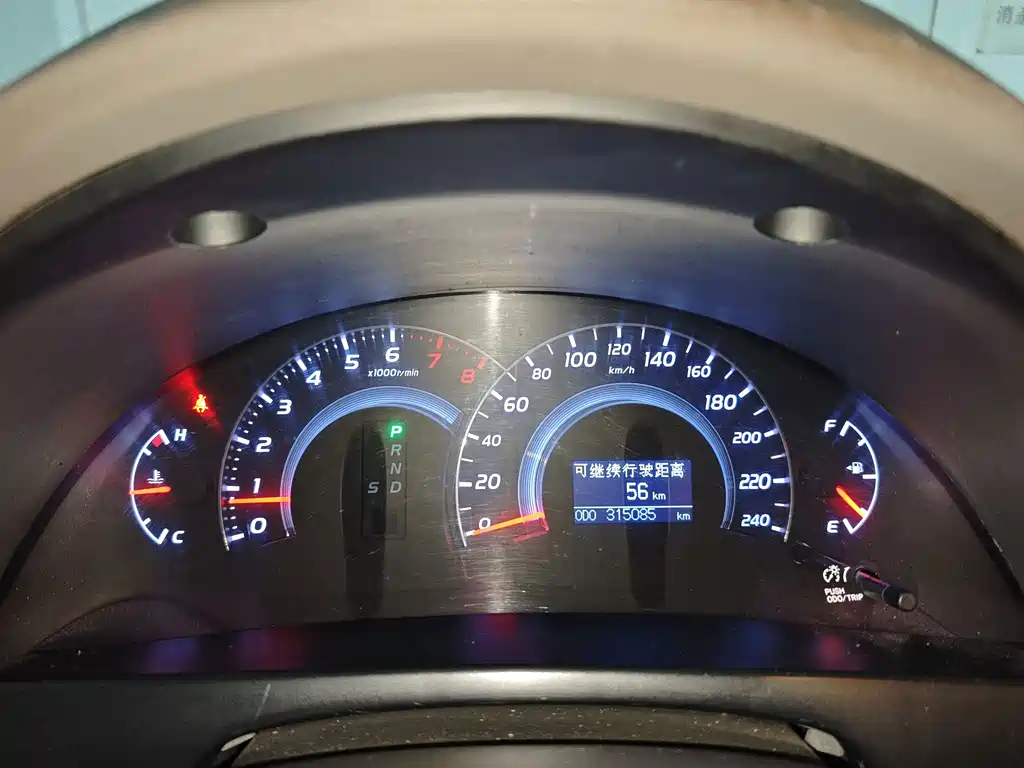 Toyota Camry — миниатюра 5