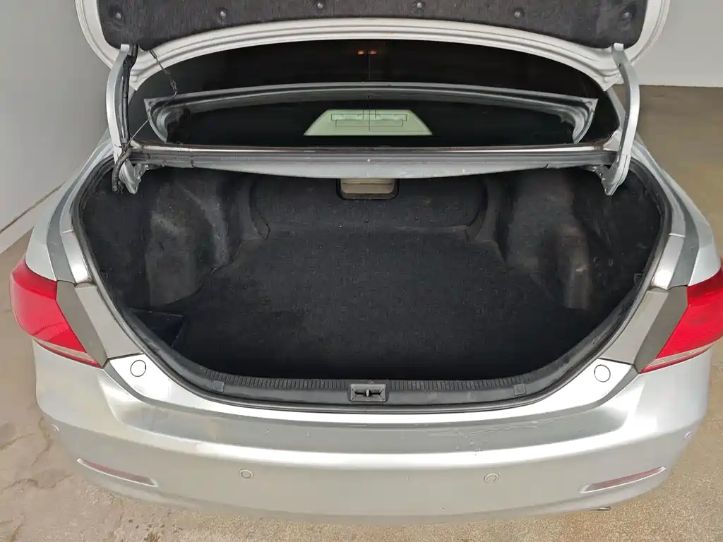 Toyota Camry — миниатюра 13