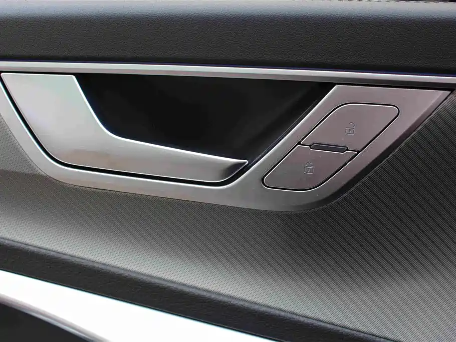 Audi A6L — миниатюра 8