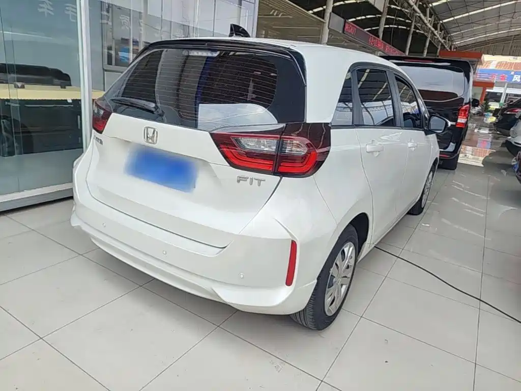 Honda Fit — миниатюра 7