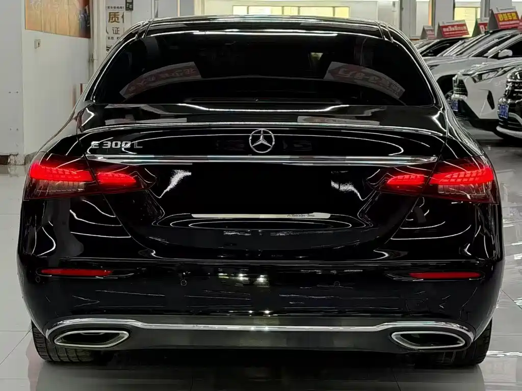 Mercedes-Benz E-Class — миниатюра 9
