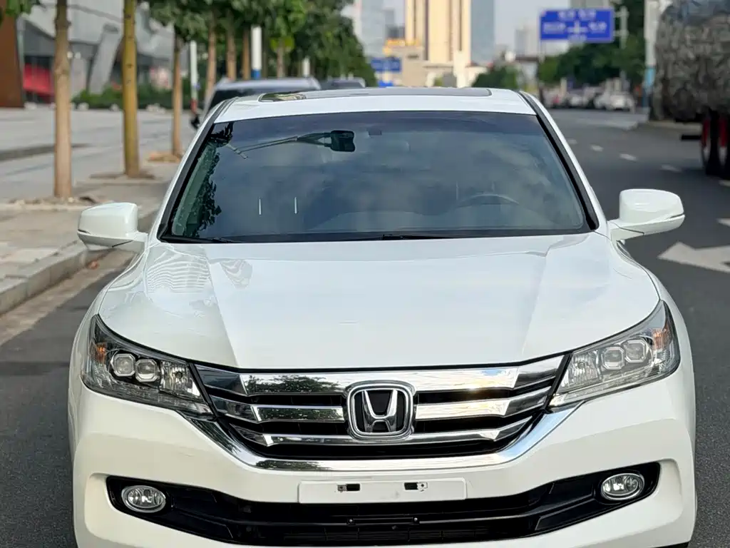 Honda Accord — миниатюра 4