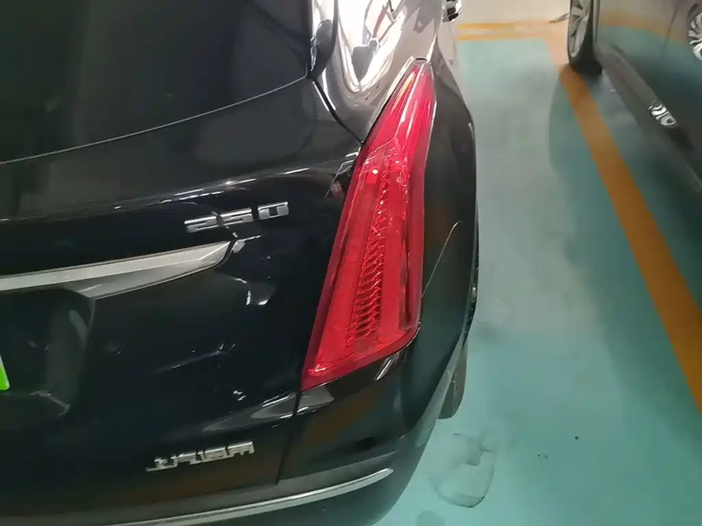 Cadillac XT5 — миниатюра 8