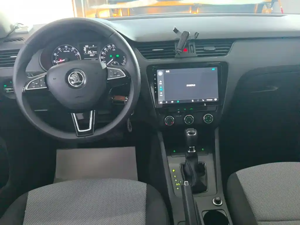 Skoda Octavia — миниатюра 10