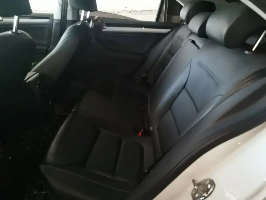 Volkswagen Sagitar — миниатюра 22
