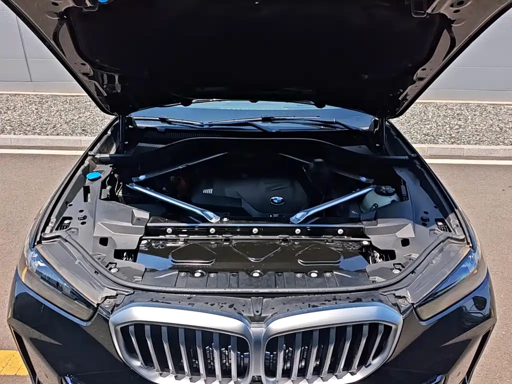 BMW X5 2025 xDrive 30Li Premium M Sport