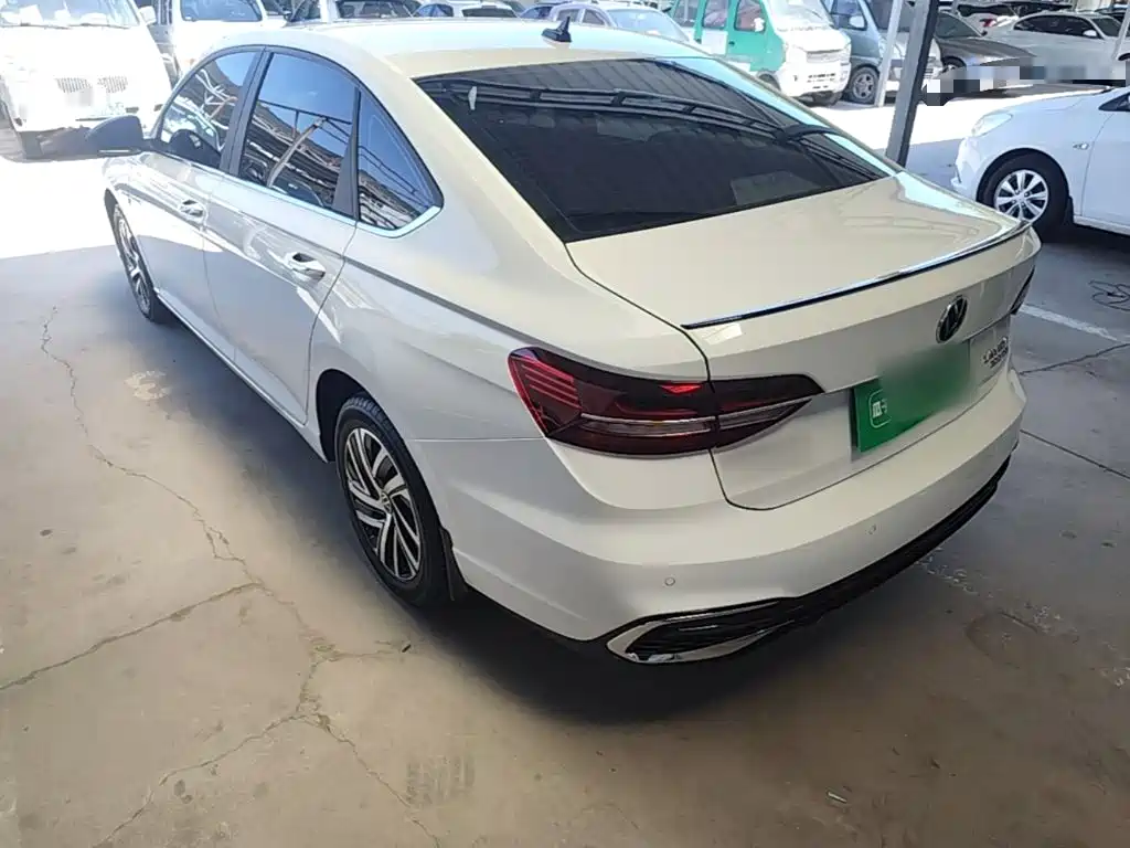 Volkswagen Lavida — миниатюра 5