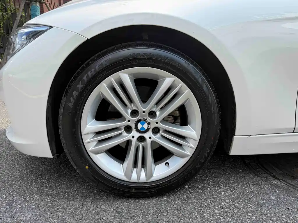 BMW 3 Series — миниатюра 4