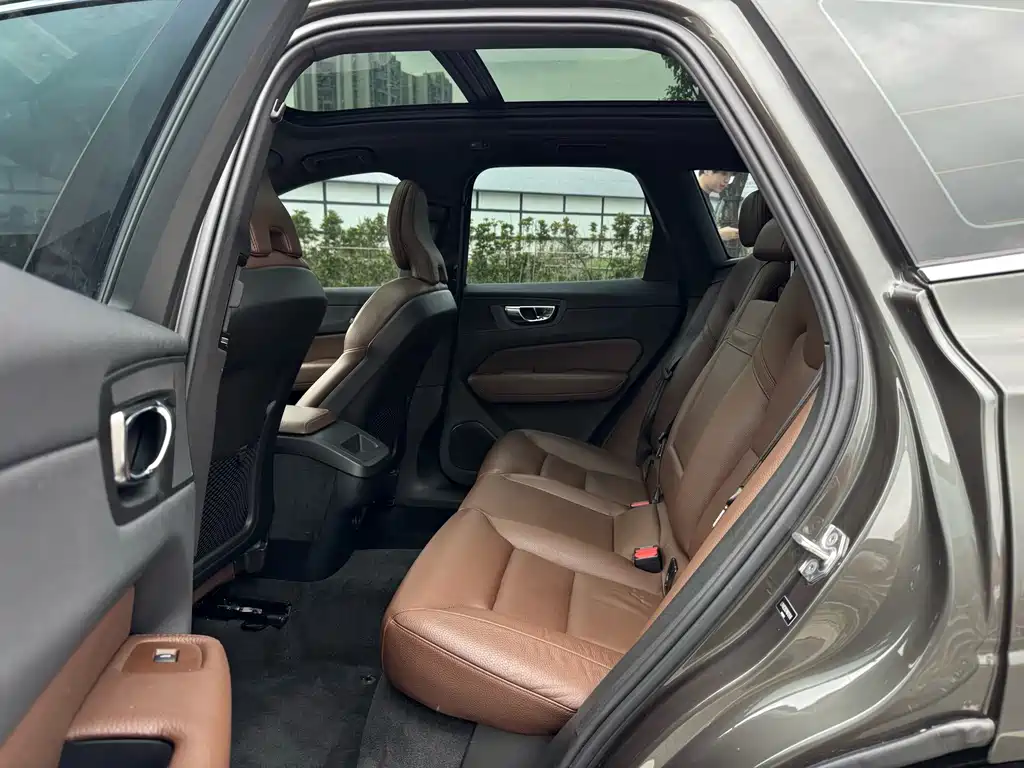 Volvo XC60 — миниатюра 13