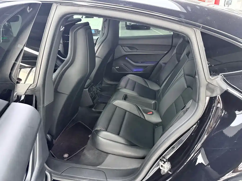 Porsche Taycan — миниатюра 7