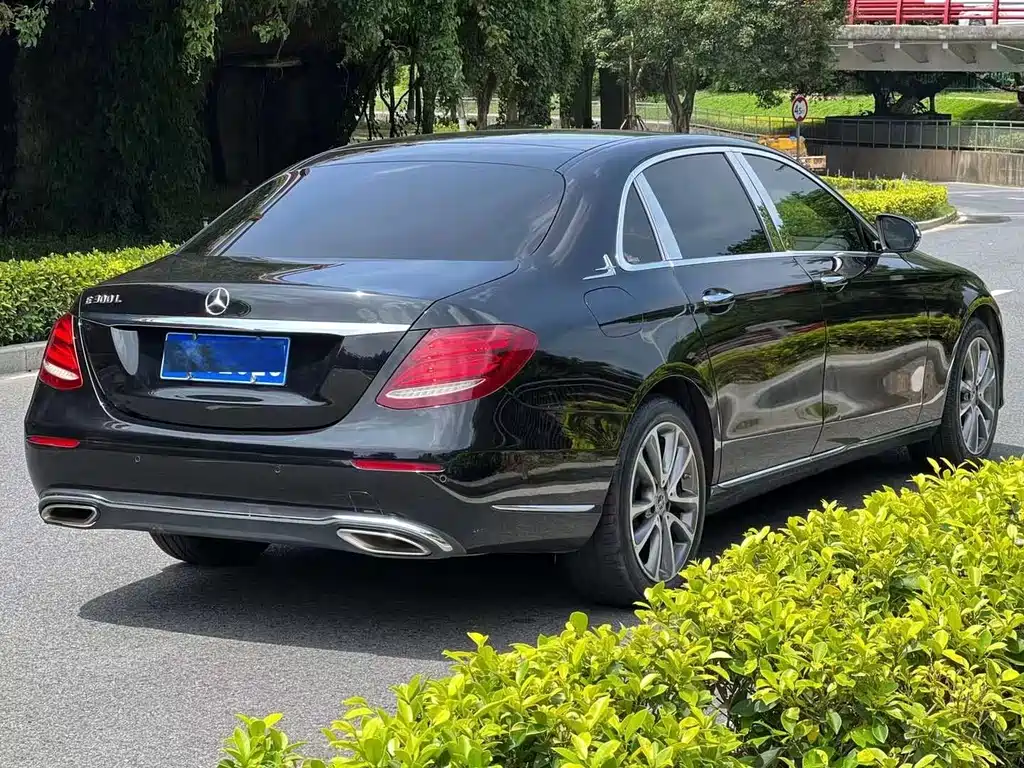 MERCEDES-BENZ  E CLASS