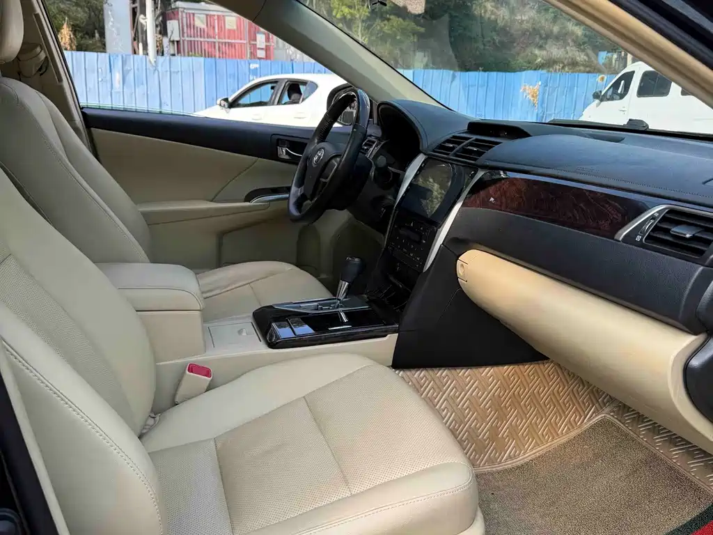 Toyota Camry — миниатюра 15