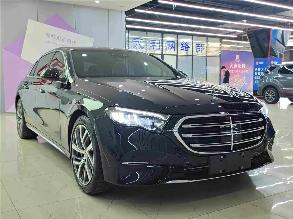 Mercedes-Benz E-Class — миниатюра 3