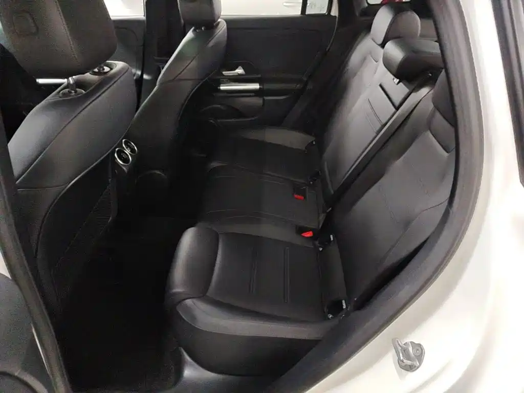 Mercedes-Benz GLA — миниатюра 22