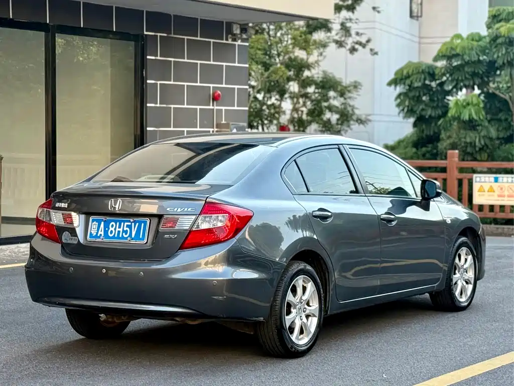 Honda Civic — миниатюра 6