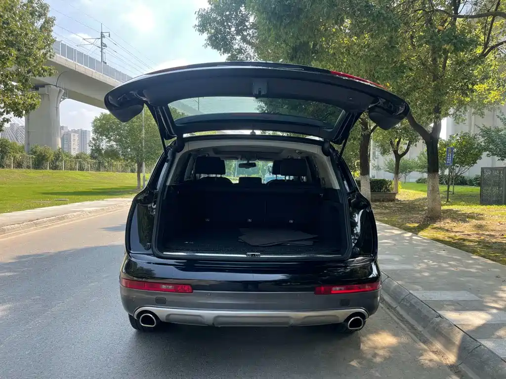Audi Q7 — миниатюра 9