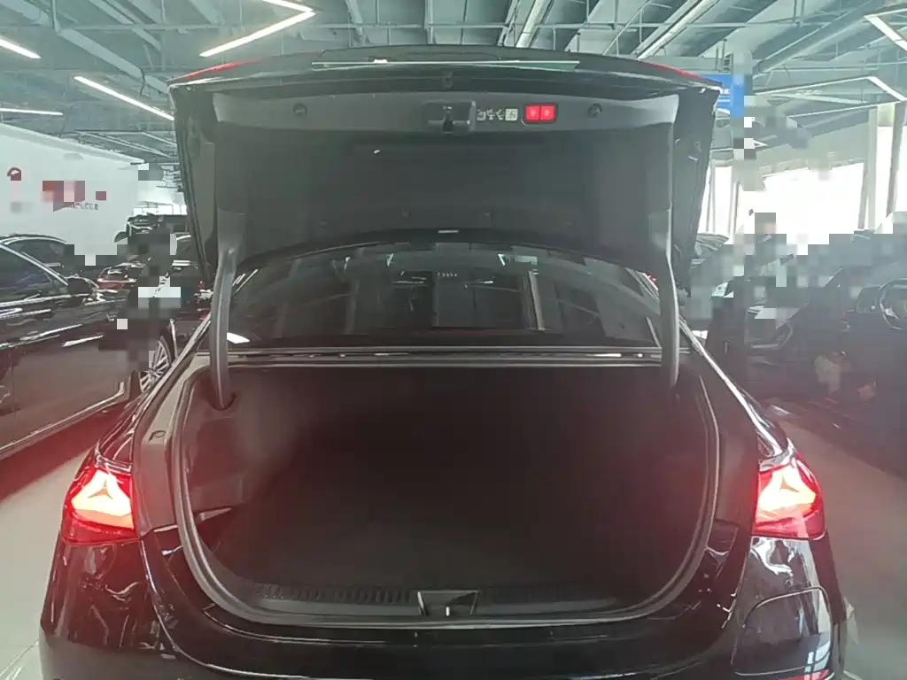 Mercedes-Benz E-Class New Energy — миниатюра 19