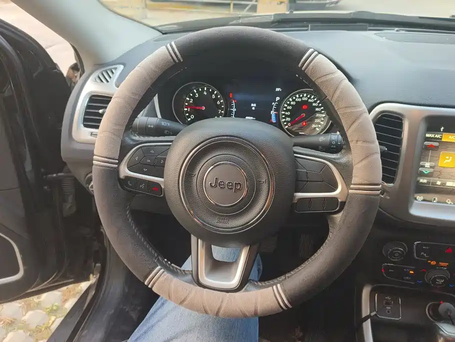 Jeep Compass — миниатюра 15