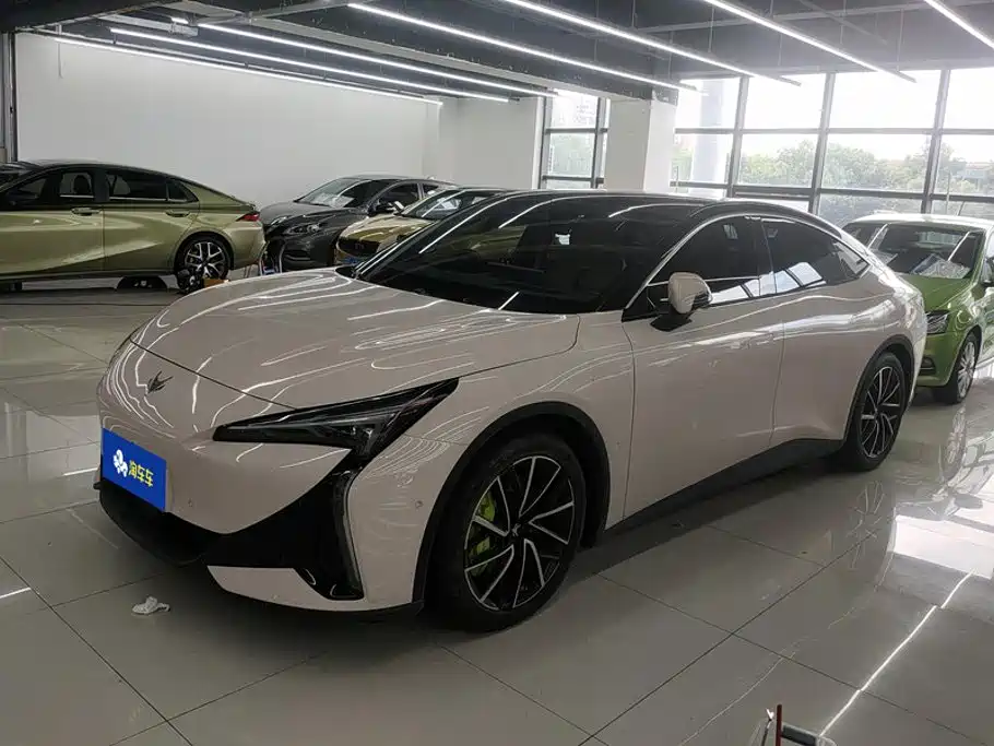 ARCFOX Alpha S5