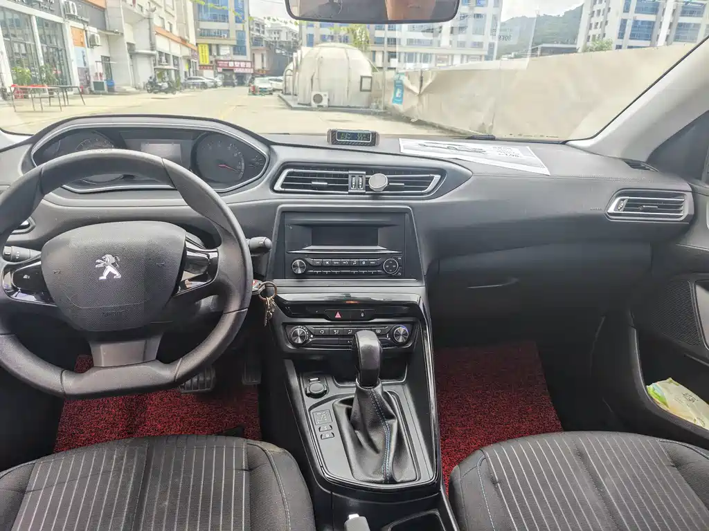 Peugeot 308 — миниатюра 8