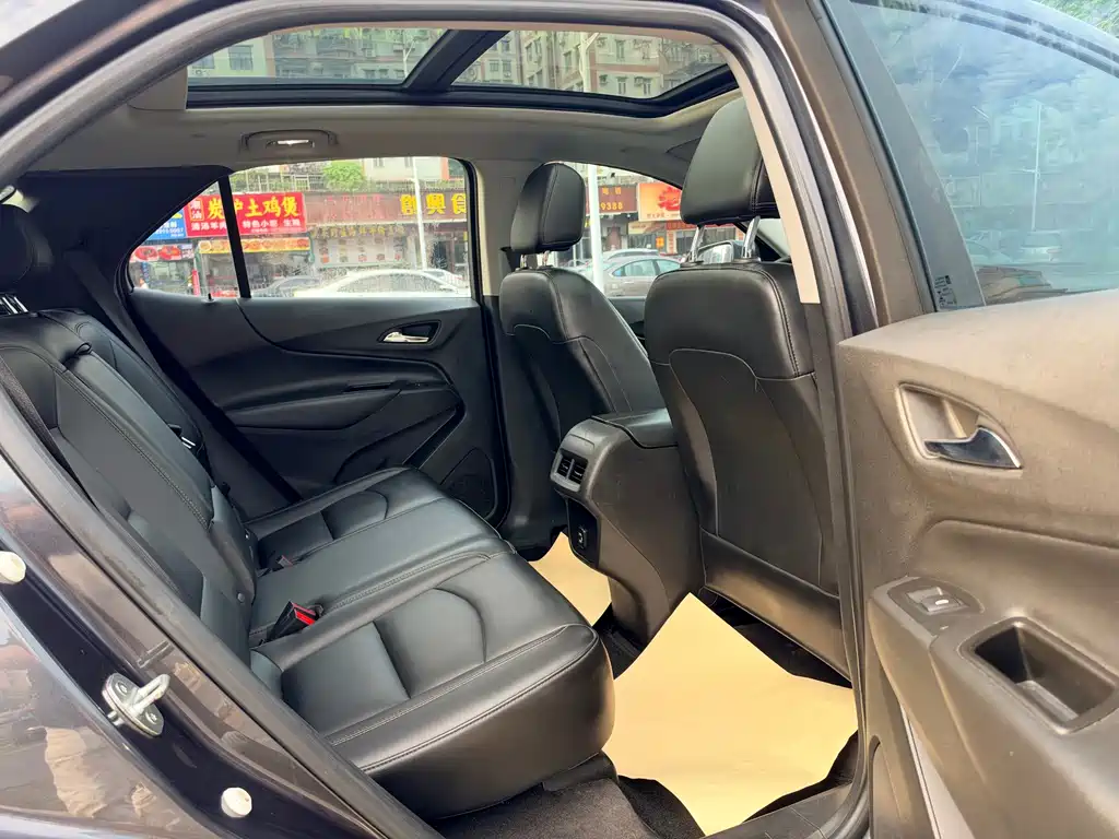 Chevrolet Equinox — миниатюра 13