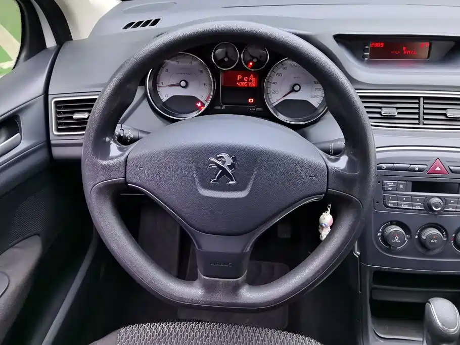 Peugeot 308 — миниатюра 15