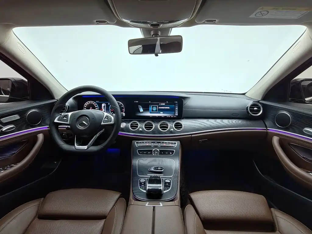 Mercedes-Benz E-Class — миниатюра 23