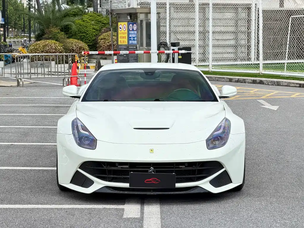 Ferrari F12berlinetta — миниатюра 2