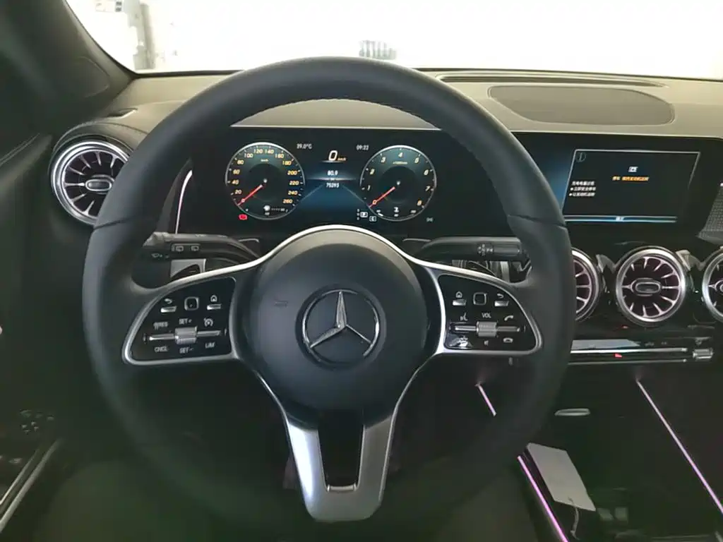 Mercedes-Benz GLB — миниатюра 15